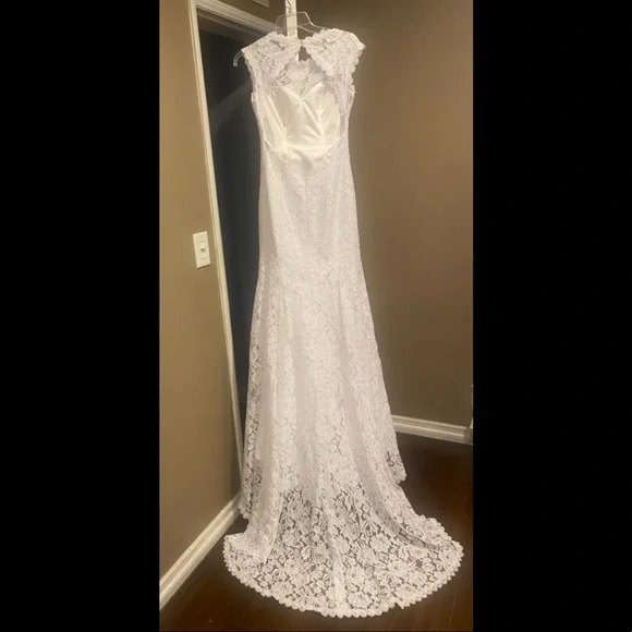 Wedding Dress- Brand New never worn lace fit and flare wedding dress - Picture 3 of 5